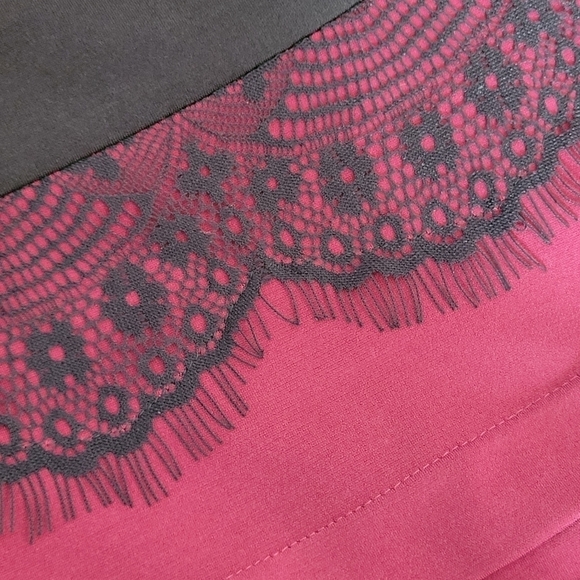 Jax Fuschia and Black with Lace Sleeveless Bodycon Midi Dress - Size 6 - Picture 6 of 11